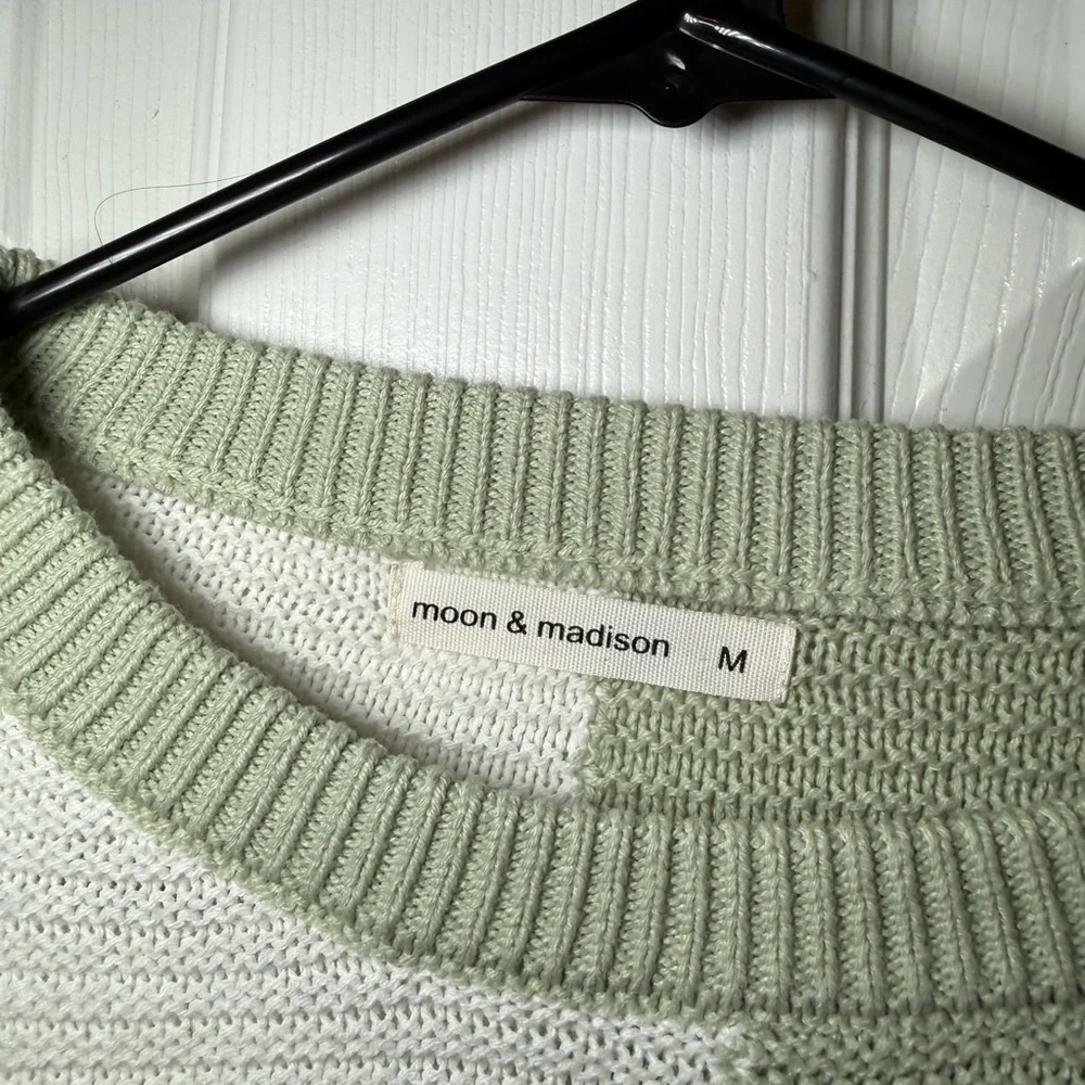 moon & madison Sage and White Checkered Sweater - Picture 3 of 3